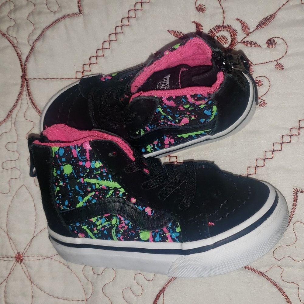 4 pairs of vans